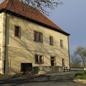 Františkánský klášter, jihozápadní strana