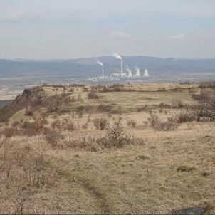 Úhošť - výhled, Plošina na Úhošti a výhled na panoráma Krušných hor (trochu to kazí elektrárna, ale to k tomu taky patří)