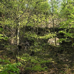 hrad Perštejn, pohled od západu