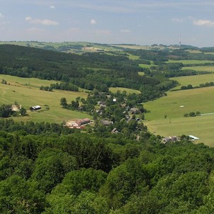 výhled z rozhledny na Merboltice