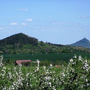 pohled na Hazmburk od Třebívlic