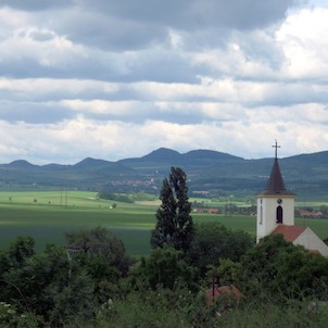 pohled z Hazmburku k západu