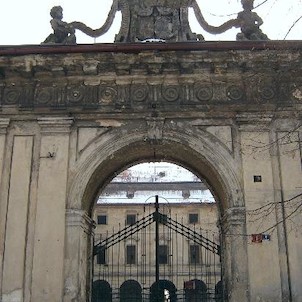 Brána do zámku
