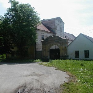 stavby v okolí kláštera