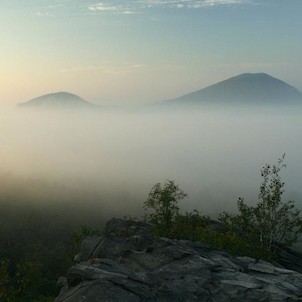 ráno na Kaňkově, Želenický kopec a Zlatník