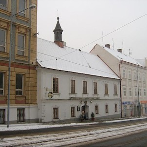 Radniční sklípek, Městská Galerie Radniční sklípek zahájila svou činnost v prosinci roku 2000.