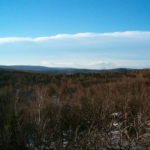 Panorama 6, Pohled severozápadním směrem na Kamenný vrch a do Německa.