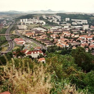 výhled z Hněvína, Most