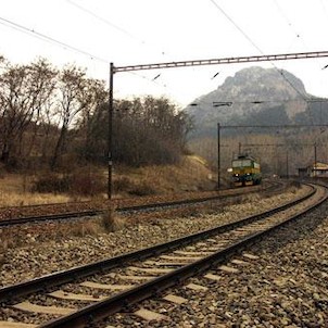 Bořeň, železniční trať na Ústí n. L. u Liběšic, pod Bořeněm