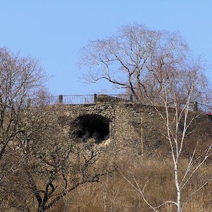 hrad Krupka, pohled z města na hrad