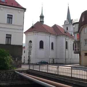 ŘÍMSKOKATOLICKÁ FARNOST - TRMICE POHLED OD ŘEKY BÍLINY