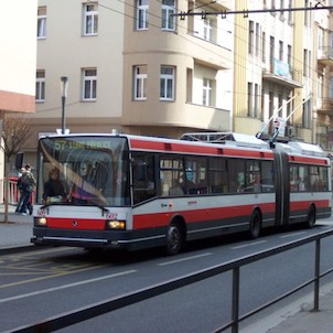 trolejbus v revolucni ulici