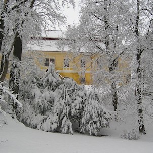 1.Jarní den 2007 v zámeckém parku.