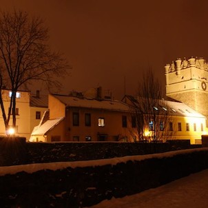 brána M.Boží a hradby od západu