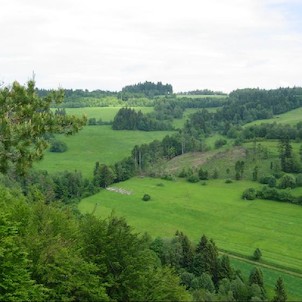 Výhled z vrcholu skal