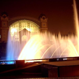 Křižíkova fontána v noci 5