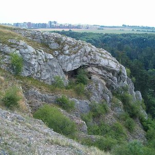 1. skalnatý okraj butovického hradiště