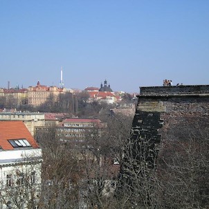 Pohled z hradeb na Karlov