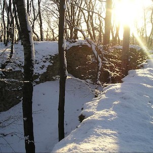 Nový Hrad, Kunratice