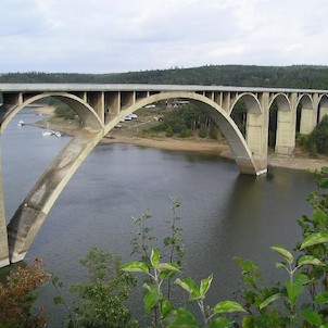 Podolský most