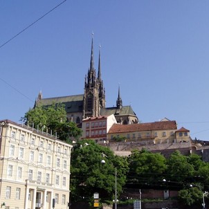 Pohled na katedrálu od Hlavního nádraží