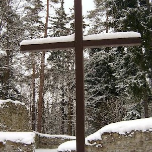 Linhart 17, Lesní kavárna a restaurace. Oblíbené výletní místo T. G. Masaryka. V blízkém okolí můžeme narazit na zbytky staveb původní osady Obora, která se nacházela na území královského loveckého revíru hradu Loket. Na tomto území byl v roce 1246 vysvěc