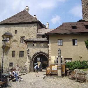 Loket, hrad Loket, vstupní brána