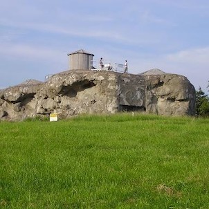 Pevnost Dobrošov poškozená testy Wermachtu.