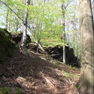 zbytky hradu Hlodný