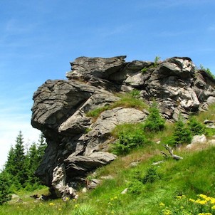 Skály na vrcholu