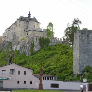 Hrad a severní obranná věž