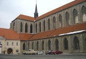 Katedrála Nanebevzetí Panny Marie, Byla prvním kostelem katedrálního typu nejen v českých zemích, ale i ve velké části střední Evropy.