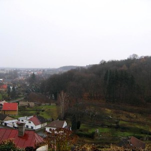 Pohled od sv. Barbory do údolí říčky Vrchlice