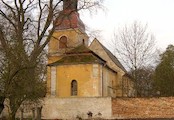 Pohled od Labe, pohled z cyklostezky Nymburk - Kovanice - Poděbrady, která prochází těsně kolem kostela a je vhodná i pro projížďku na in-line bruslích.