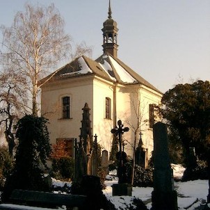 Hřbitovní barokní kostelík