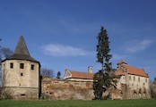 biskupský zámek, chátrající