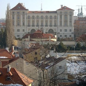 Černínský palác ze severu