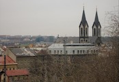 Kostel v Karlíně, Kostel je významným dokladem raného historismu v české architektuře, spojující ve své výzdobě několik generací předních výtvarných umělců.