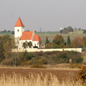 Románský kostelík v Krtni