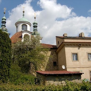 Kostel Sv.Vavřince z Růžového sadu