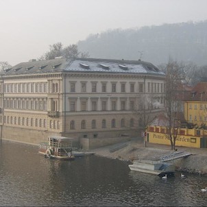 Lichtenštejnský Odkolkovský palác na Kampě