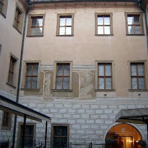 Nádvoří Lobkovického paláce