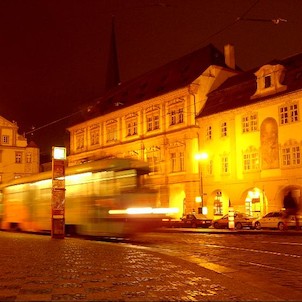 Malostranská Beseda a tramvaj