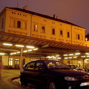 Příjezdová budova z ulice Na Florenci