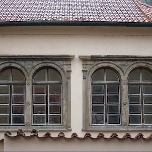 Okna synagogy