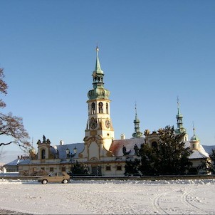 Od Černínského paláce