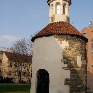 Rotunda Sv.Lonqina v ulici Na Rybníčku