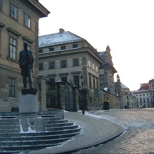 Z východní části Hradčanského náměstí