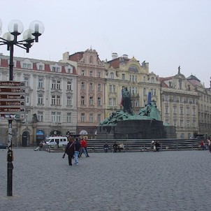 Staroměstské náměstí, socha Jana Husa