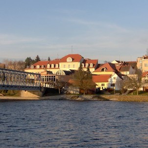 historický železný most